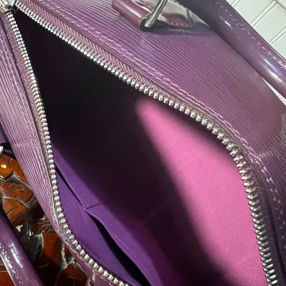 Louis Vuitton Speedy 25 Epi Leather - Picture 4 of 10